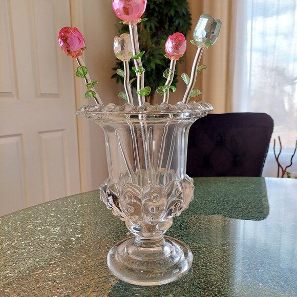 Lovely heavy glass Urn - Picture 2 of 3